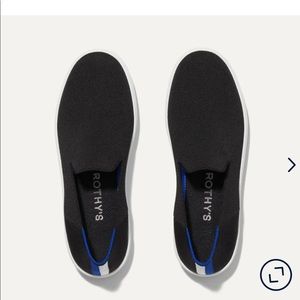 Black Rothy’s sneakers